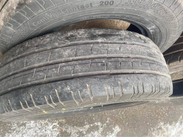 Ny�ri gumi 215/70R15C �s 205/75R16C