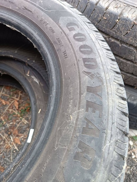 Nyári gumi 215/ 65r 16c 4db