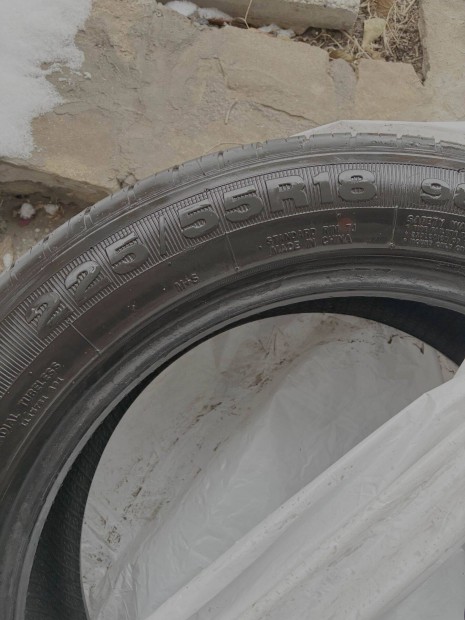 Ny�ri gumi 225/55 R18