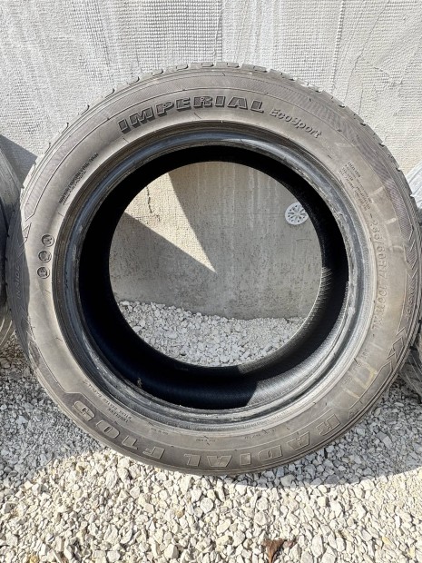 Ny�ri gumi 235/50 R17