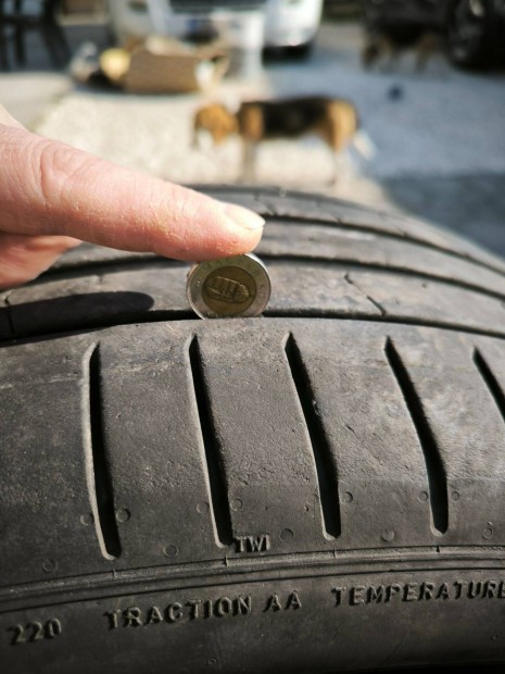 Ny�ri gumi 235/50 R19 103V