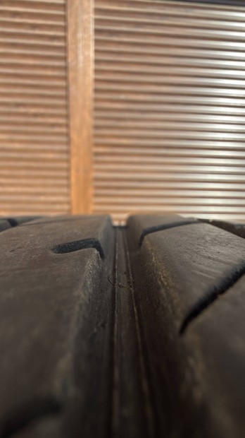 Ny�ri gumi 235/50 R 19