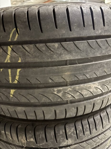 Nyri gumi 255/35 R19 