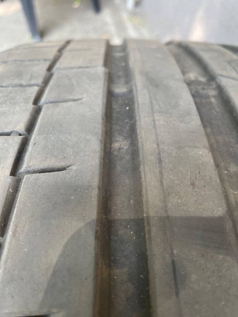 Nyári gumi 265/35 R22