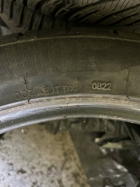 Nyri gumi 275/40 r20