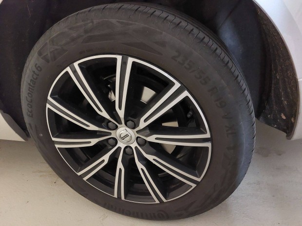 Nyári gumi 2 db 235/55/19 Continental eladó