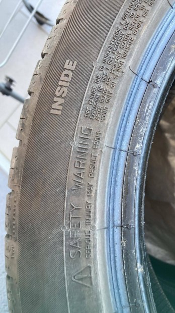 Nyri gumi 4 db 215/45/R17 Continental