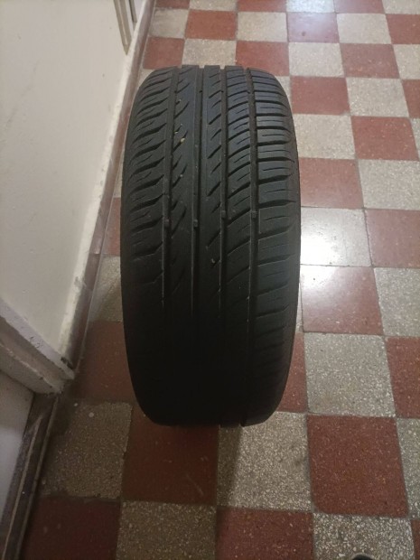 Nyári gumi 4db 215/50 R17