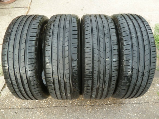Nyári gumi 4db Wredestein 205/50 R17 jó állapotban (5-6mm) eladó. Nem