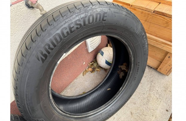 Nyári gumi Bridgestone Turanza 215/60 R17 96H - 2021-es - kiváló állap