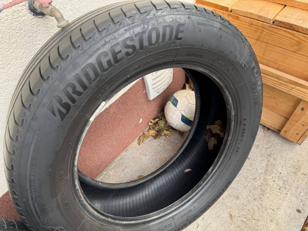 Nyári gumi Bridgestone Turanza 215/60 R17 96H - 2021-es - kiváló állap