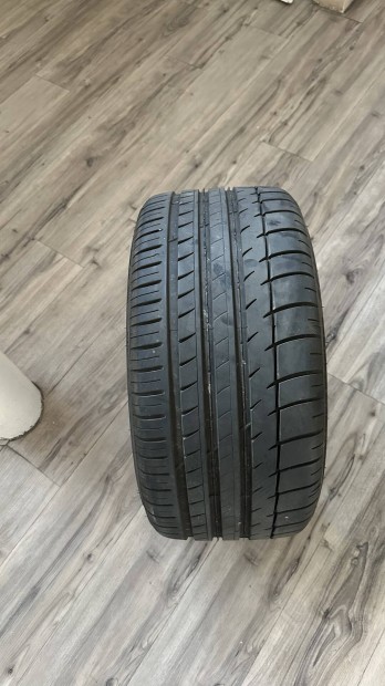 Nyri gumi Triangle 265/30 R19 1db