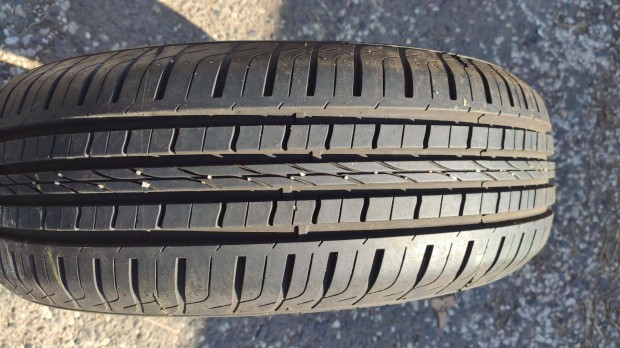 Ny�ri gumi: Momo, 185/65 R15 88H, 2016-os gy�rt�s�, megk�m�lt �llapot�