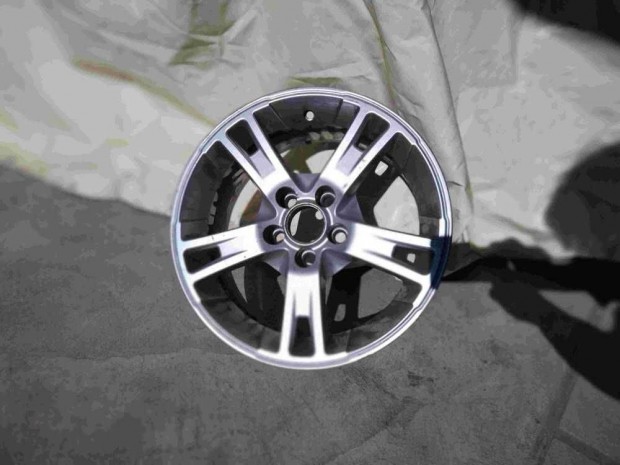 Ny�ri gumi + k�nny�f�m felnik