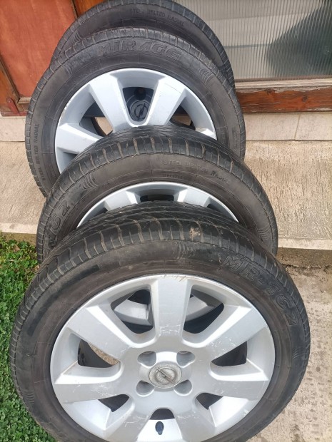 Ny�ri gumi alufelnivel Opel Corsahoz 