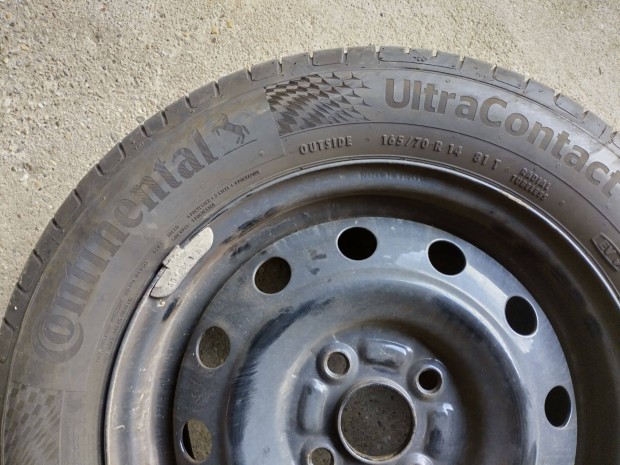 Ny�ri gumi felnivel �ron alul elad�