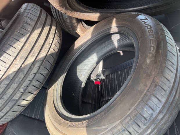 Nyári gumi garnitúra 205/55 R16 eladó