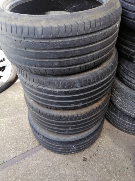 Nyári gumi garnitura 225/40R18 Vredestein