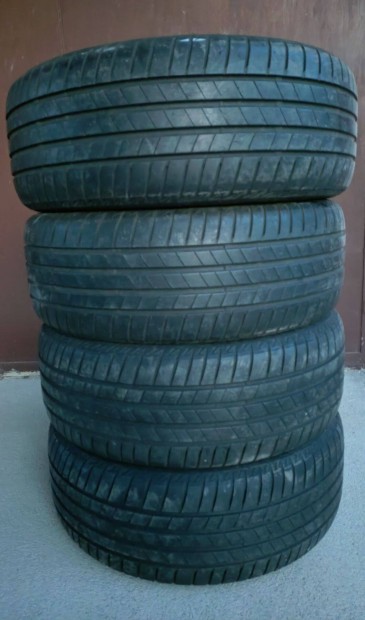 Ny�ri gumi garnit�ra 28000ft/ 4db Bridgestone 205 55 16
