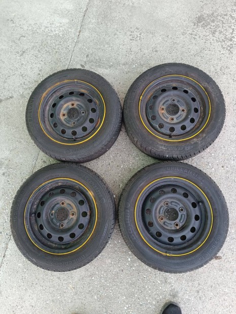 Ny�ri gumi szett 4x108 Ford