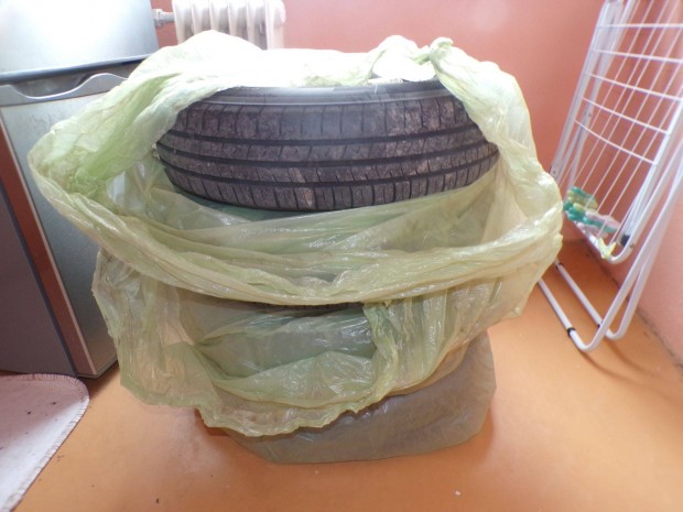 Nyri gumi szett lemezfelnin