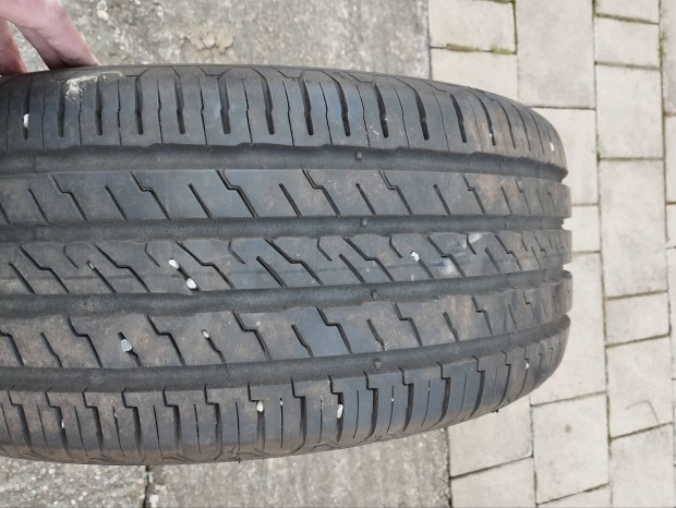 Ny�ri gumiabroncs garnit�ra