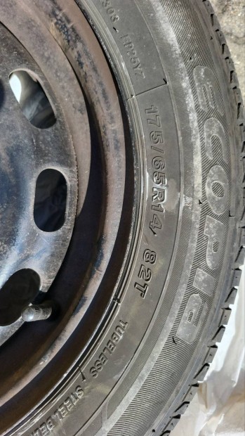 Nyri gumiabroncs szett 175/65R14
