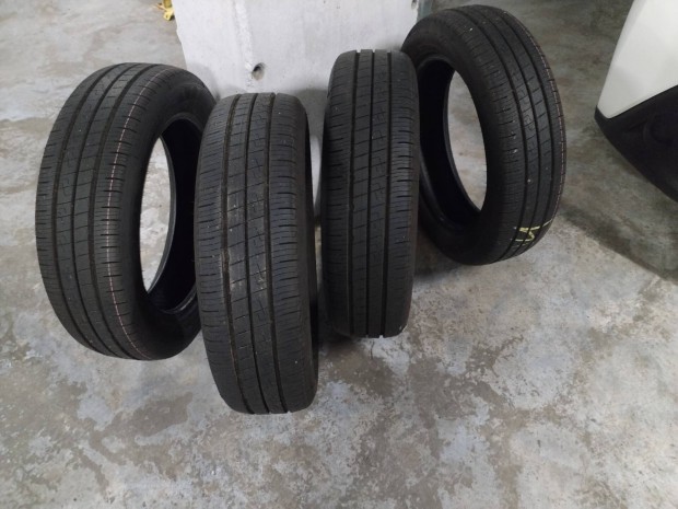 Ny�ri gumiabroncs szett