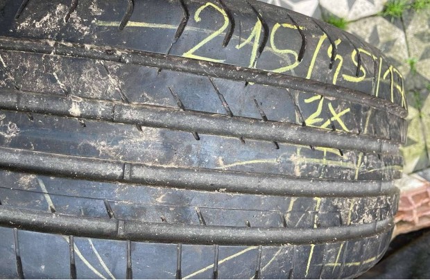 Nyári gumik 215/45 R17 méretben párban vihetők