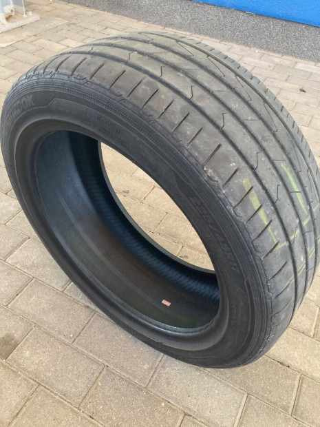 Ny�ri gumik elad�