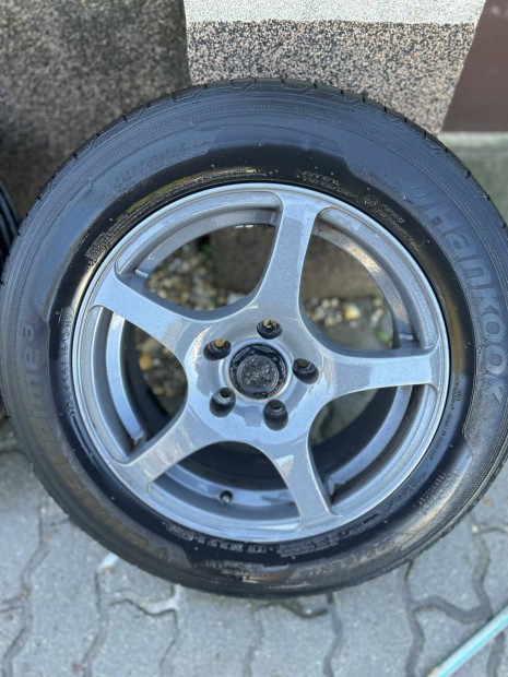 Nyari gumik felnivel