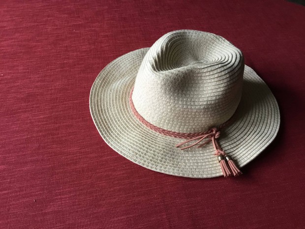 Nyri kalap ( 57 cm) - szles karimval, j, belga