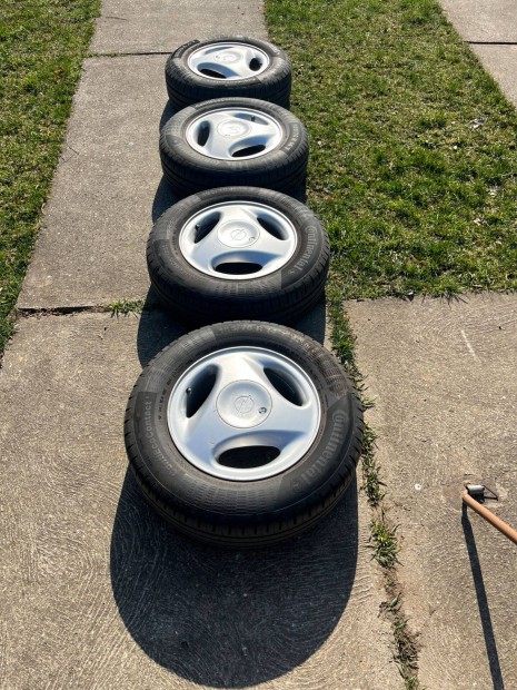 Ny�ri kocsigumi Opel Corsa 4 db 185/70 R14