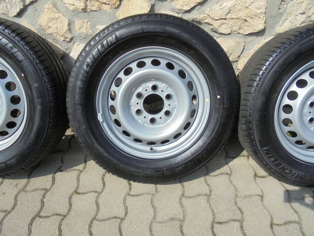 Nyári vadi új Michelin 225/65 R 16 C + gyári lemezfelni szett eladó
