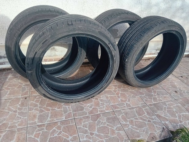 Ny�rigumi 225/40ZR 18colos