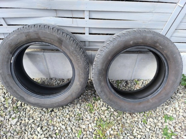 Ny�rigumi 2db 205/60 r16 uniroyal rain3