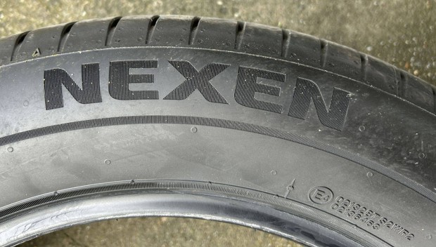 Ny�rigumi Nexen N'Fera Primus 215/60 R17 96H elad�