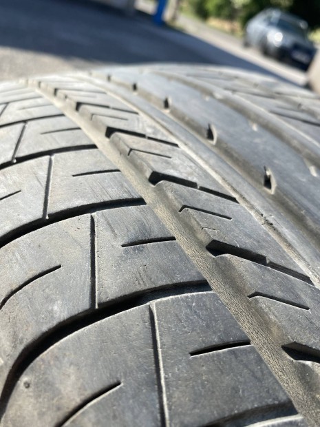 Nyárigumi Yokohama Bluearth 225/55 R18