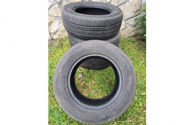 Nyrigumi elad 70%-os 215/65R15C