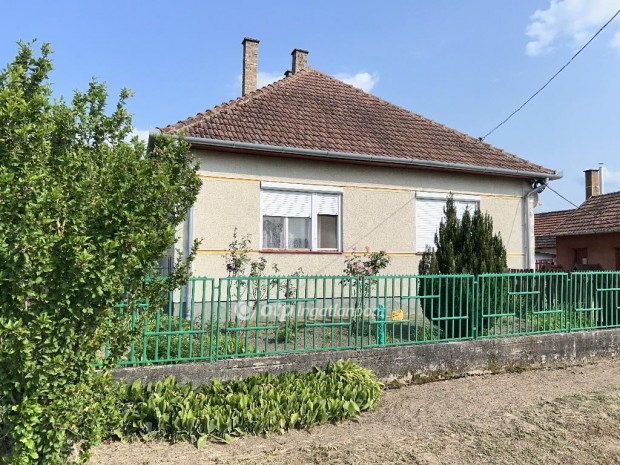 Ny�r�br�nyi elad� 70 nm-es h�z