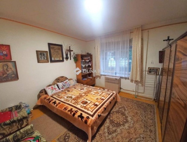 Ny�radonyi 69 nm-es h�z elad� #5109244