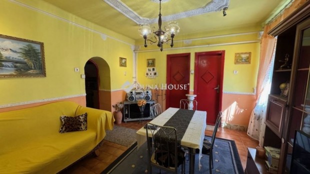 Ny�radonyi elad� 88 nm-es h�z