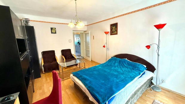 Nyíregyháza Árpád utcán 49 nm-es 2 szobás 2. emeleti lakás eladó