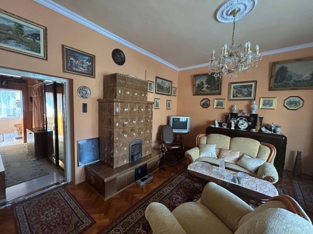 Ny�regyh�za Belv�ros�ban, Malom Utc�n 2+1 Szob�s Csal�di H�z Elad�!