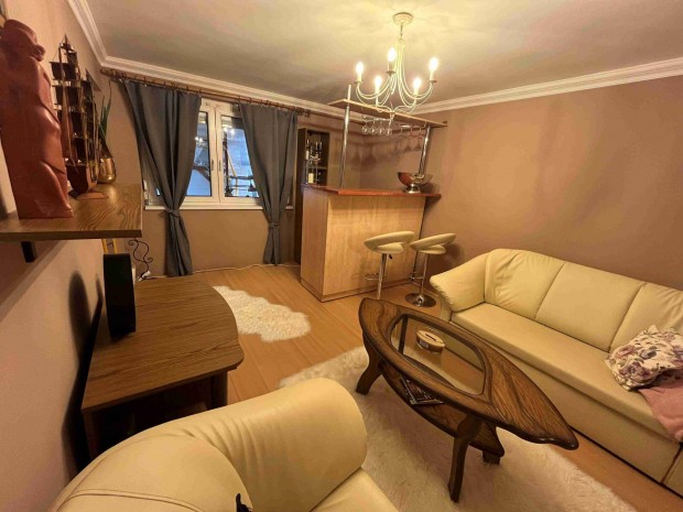 Ny�regyh�za Belv�ros�t�l N�h�ny Percre Csal�di H�z Elad�