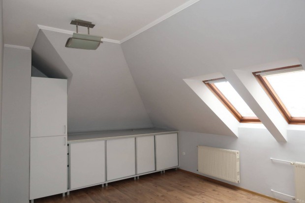 Ny�regyh�za Belv�rosban Fel�j�tott Lak�s Elad�