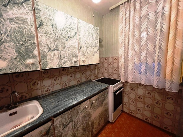 Ny�regyh�za �rkertben Fel�j�tand� Lak�s Elad�