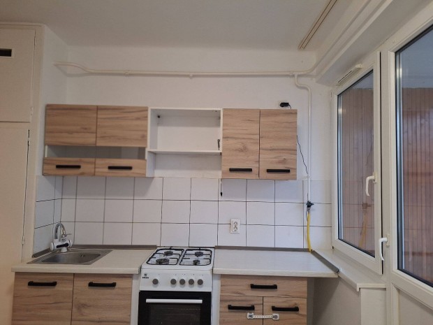 Ny�regyh�za J�sav�rosban M�sodik Emeleti Lak�s Elad�