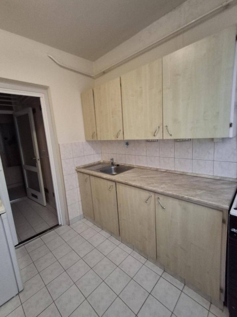 Ny�regyh�za Kalevala s�t�nyon 58 nm-es, 2+1 szob�s, erk�lyes lak�s !