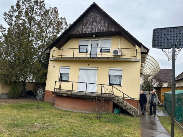 Ny�regyh�za Kor�nyi kertv�rosban �t h�l�szob�s csal�dih�z elad�